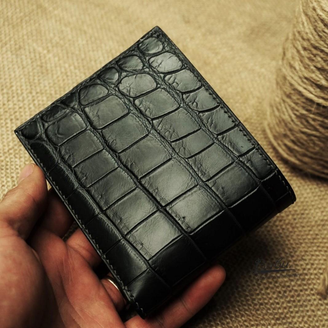 ví nam da cá sấu màu đen